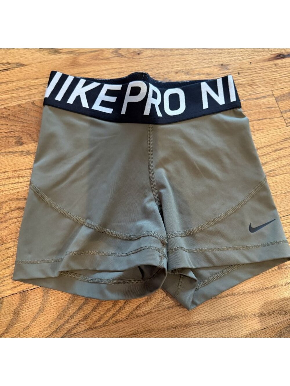 NIKE PRO WOMENS ARMY GREEN DRI FIT SHORTS XS